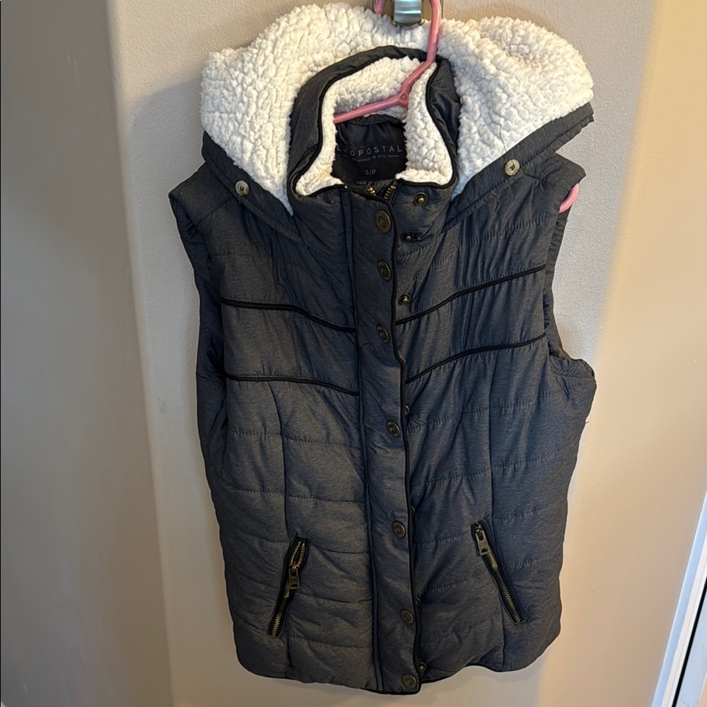 Aeropostale vest